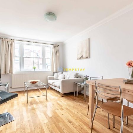 Perfect Spot In Central Windsor & Free Parking! Exterior photo